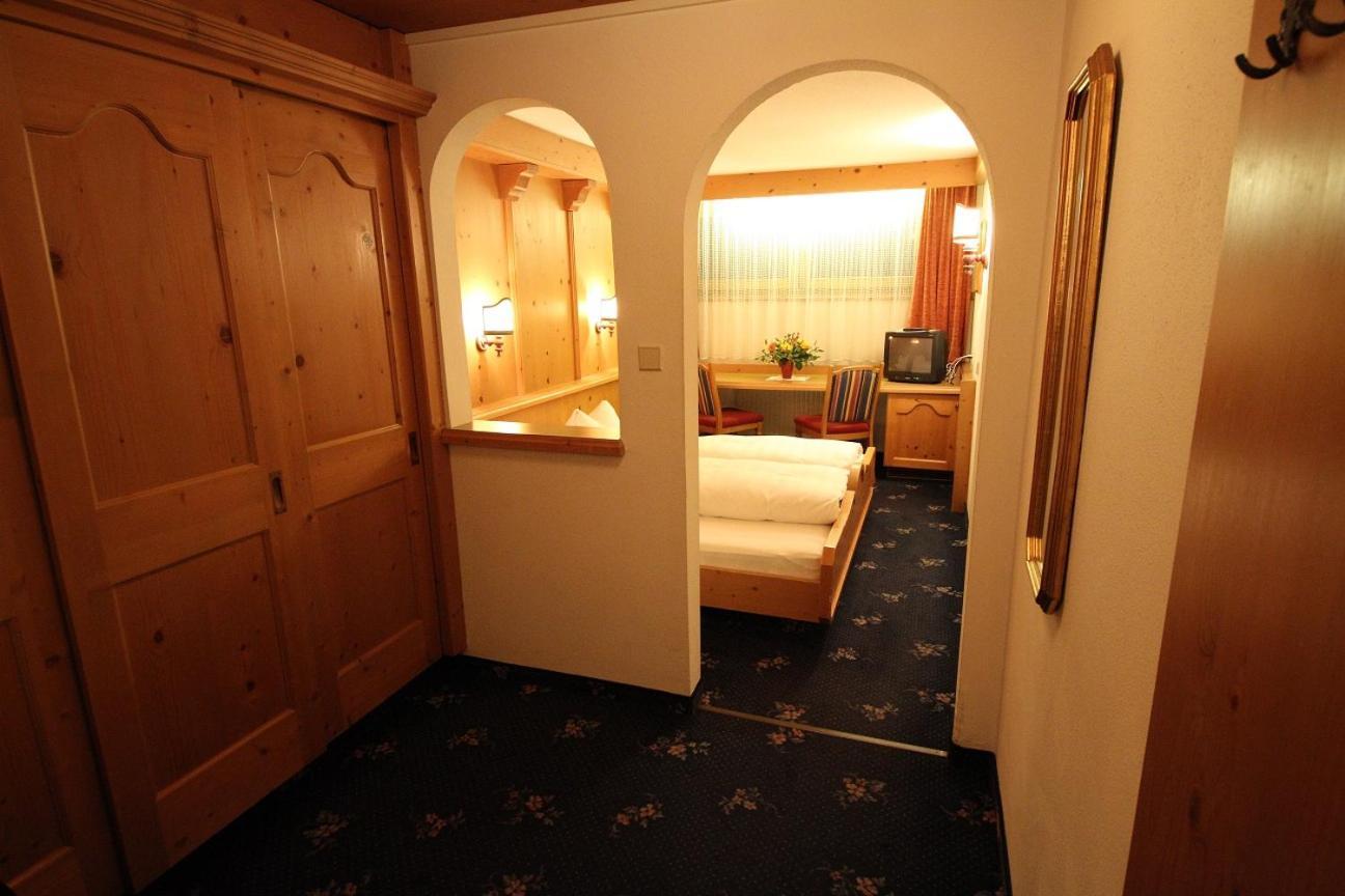 Hotel Almhof ノイシュティフト・イム・シュトゥーバイタール エクステリア 写真